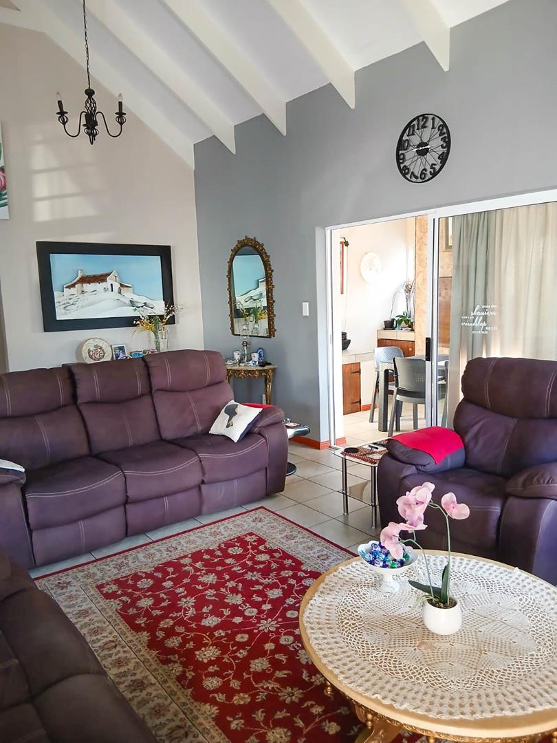 2 Bedroom Property for Sale in Sandbaai Western Cape